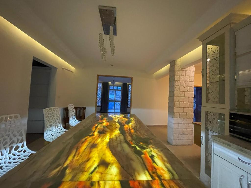 Diamond Luxury - *
